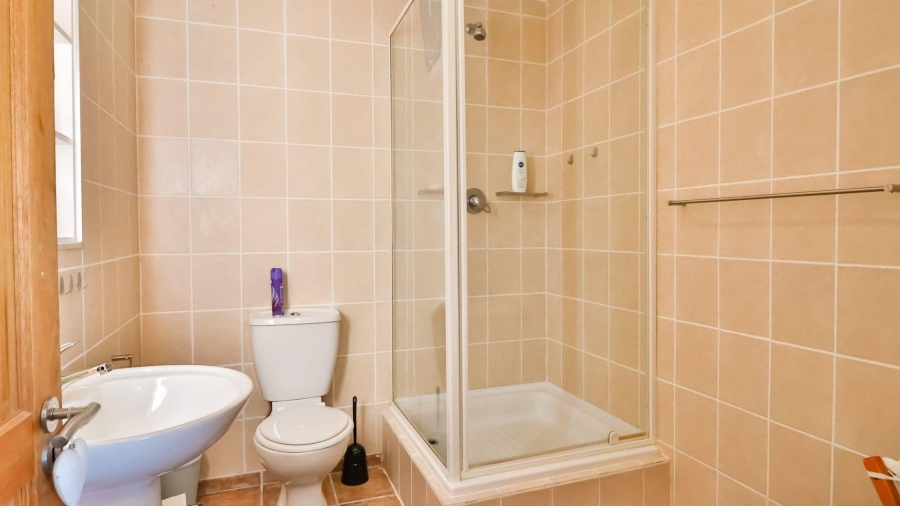 5 Bedroom Property for Sale in De Kelders Western Cape